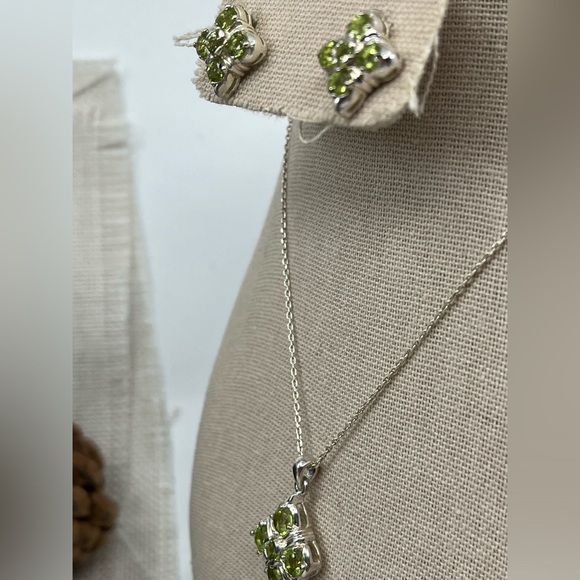 Vintage Sterling Silver Natural Green Peridot Gemstone Necklace & Earring Set - Picture 12 of 17